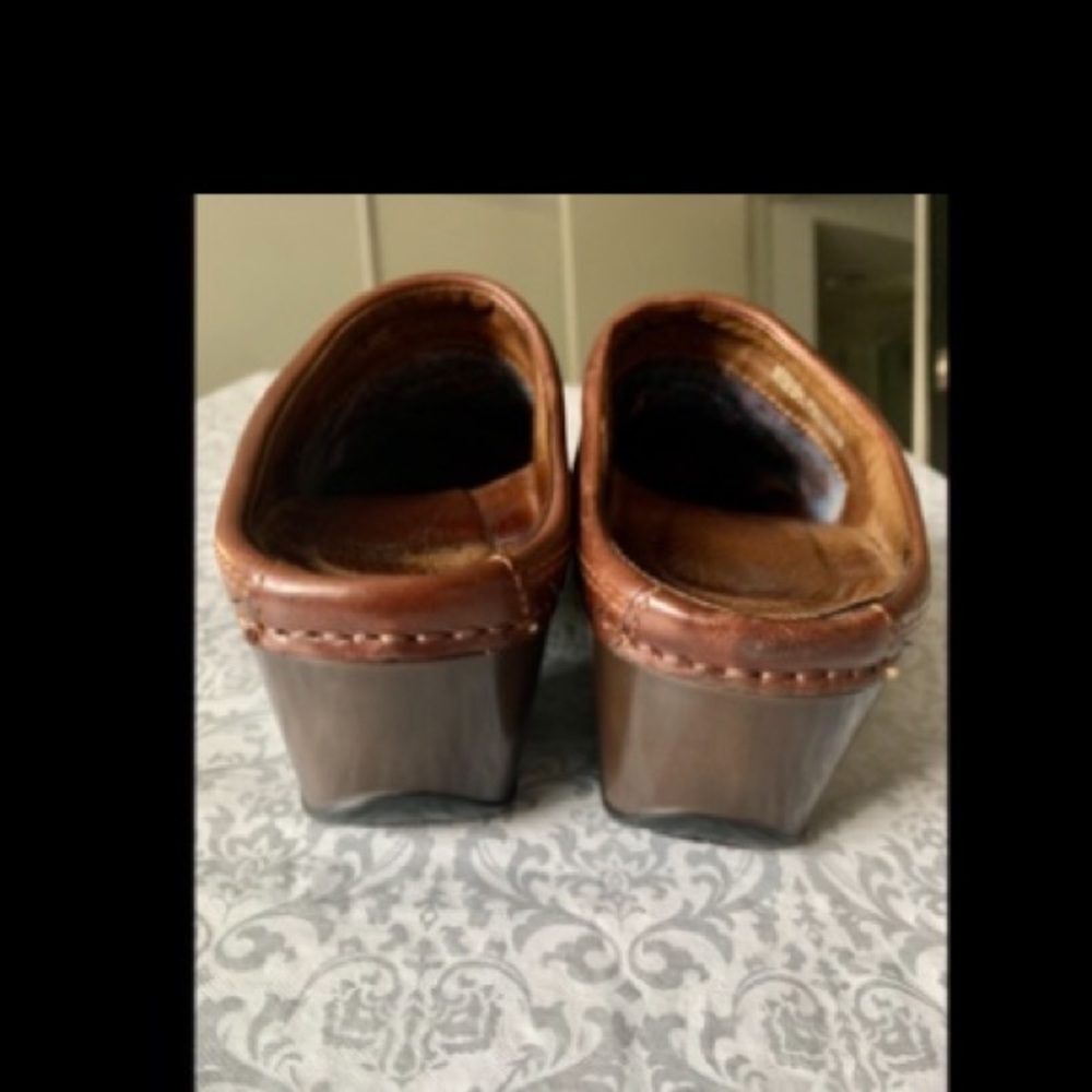 Dansko Brown/Burgundy Clogs Open Back With Buckle Size 39 - Picture 9 of 12